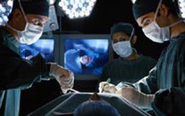 Kiện bác sĩ vì mất 'của quý'